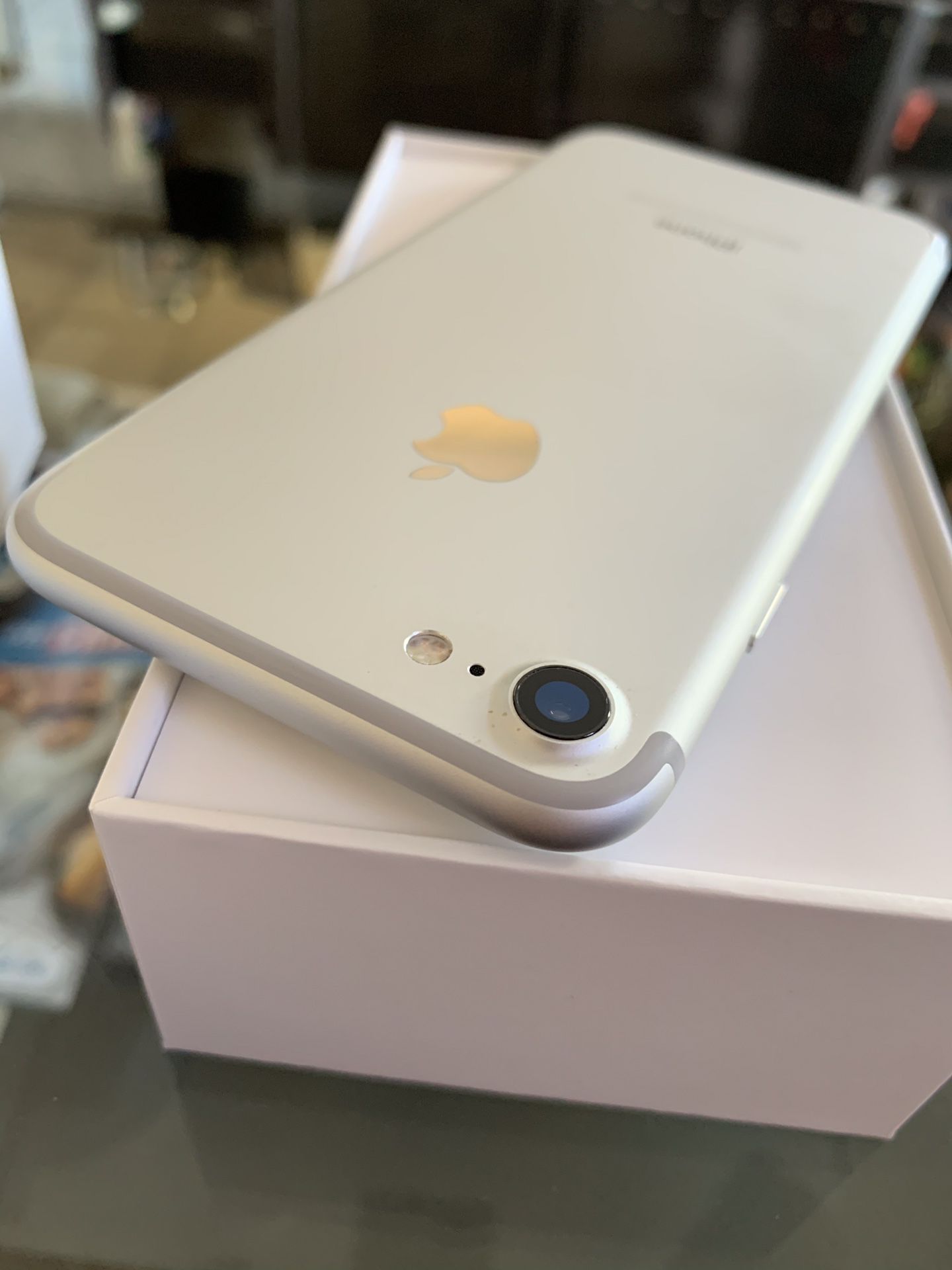 Factory Unlocked IPhone 7 | Open box never used