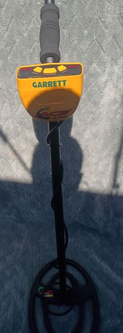 Garrett ACE 150 Metal Detector