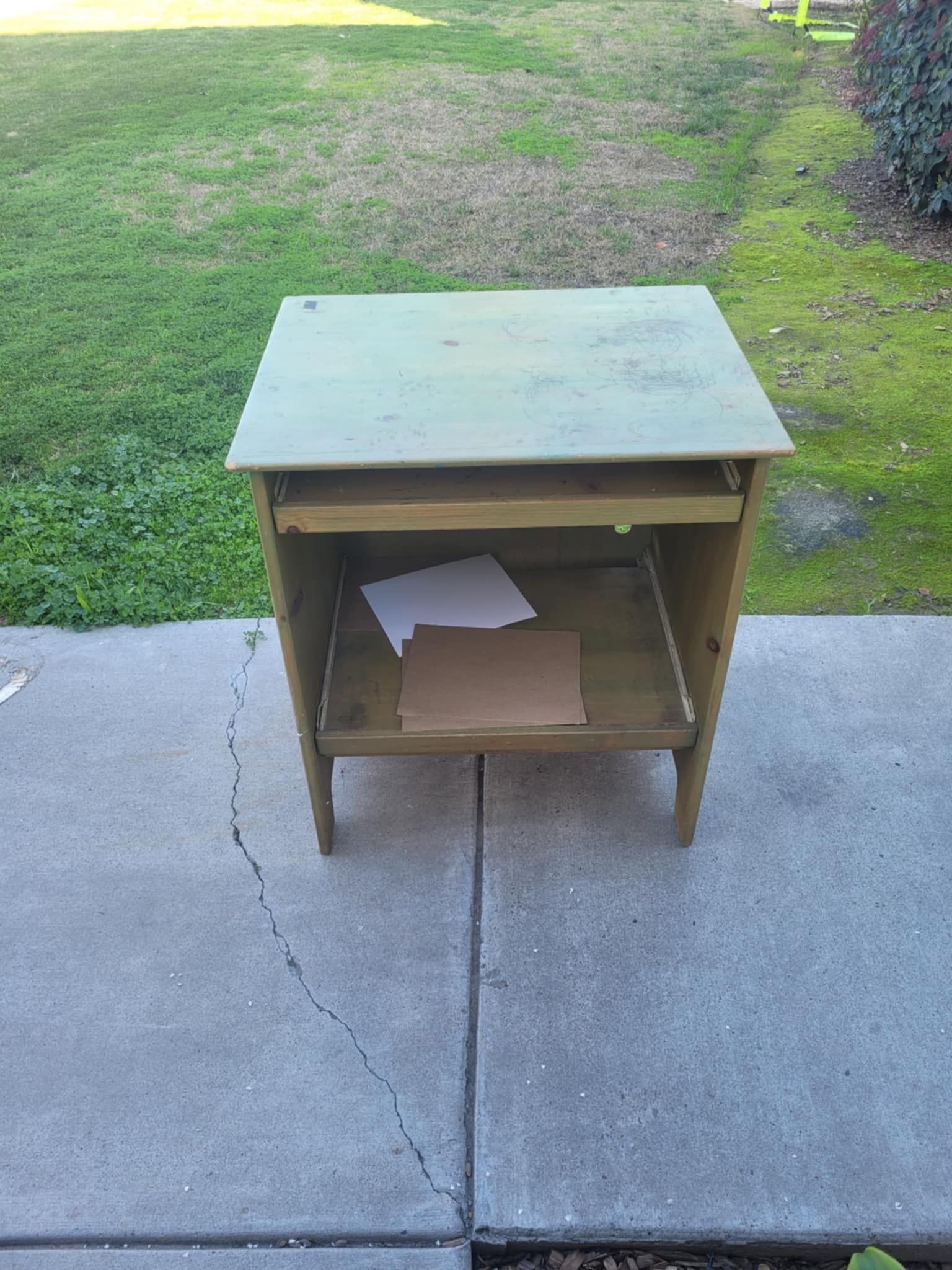Child’s Desk Rollout Drawer