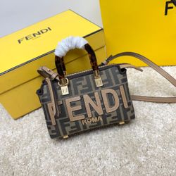 Fashionable letter shoulder bag