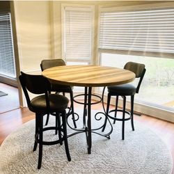 Used Breakfast Table With 3 Chairs