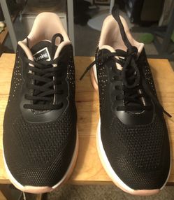 Women’s Nike Air Running Shoes Size 8