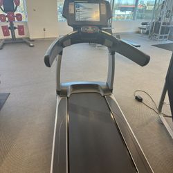Life Fitness Elevation Treadmill