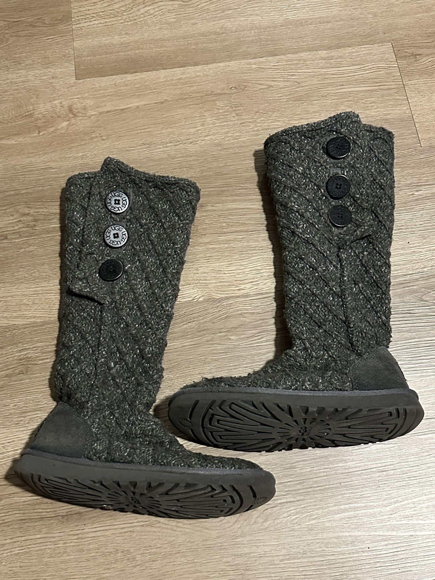 Ugg Sweater Boots - Women’s 8