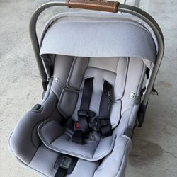 Nuna Pipa Infant Car Seat with Base