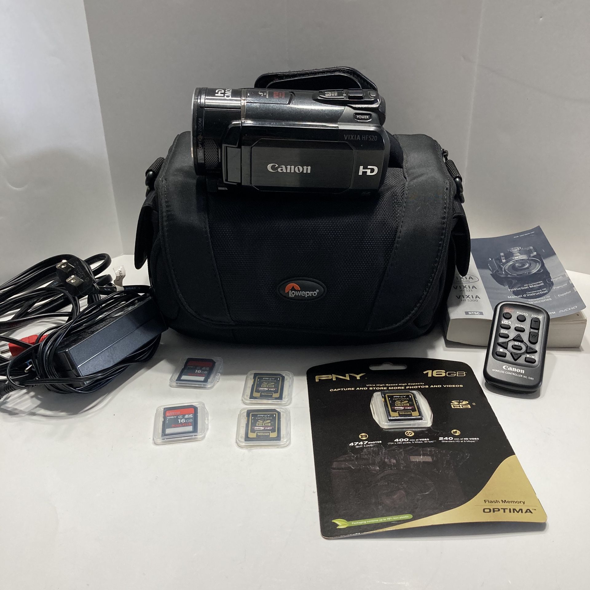 Canon Vixia HF s20 HD CMOS Camcorder 1080 8.0 Mega Pixels Plus Extras Working