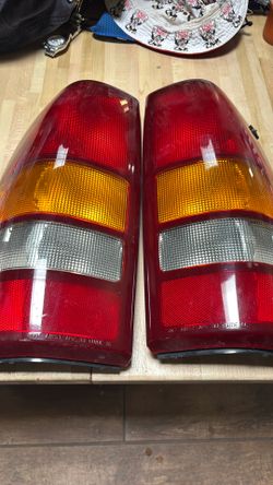 Subaru Outback 2010-2014 Tail Light 