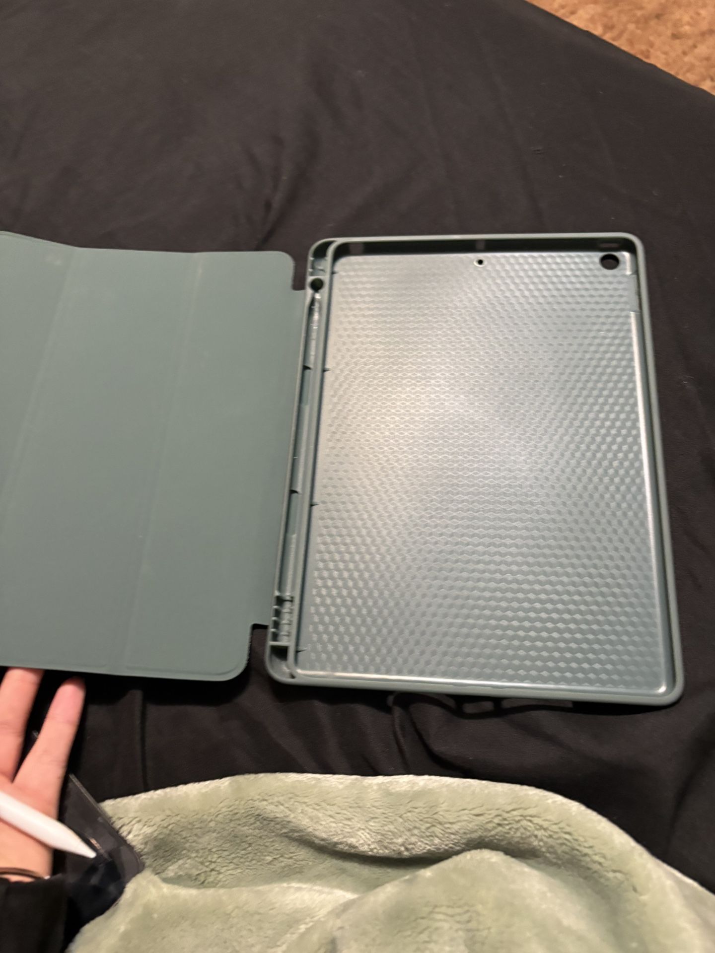 blackish gray 8th Generation ipad