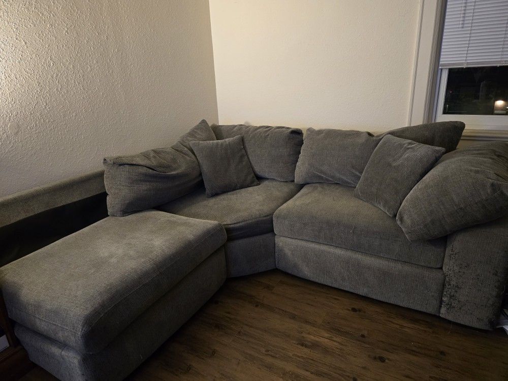 Loveable Couch