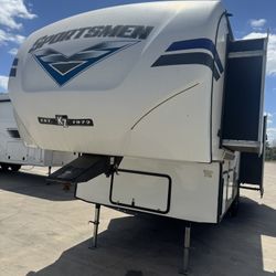 Sportsman 30 Ft