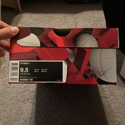 Kyrie Iriving 4 Shoes 9.5 Men