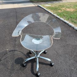 Swing  Chair Glass Or Hard Plastic 