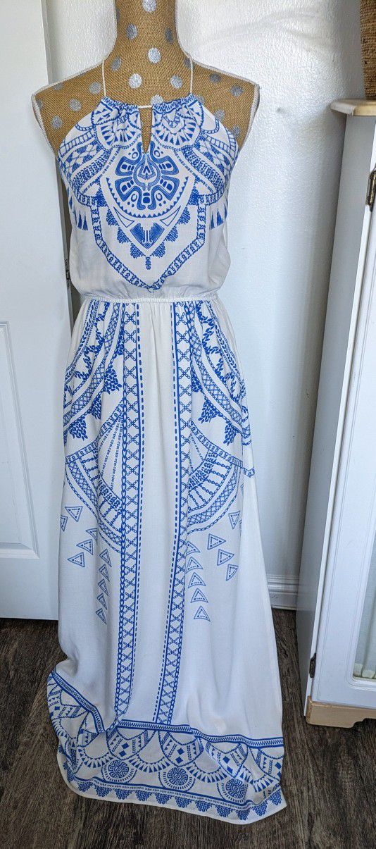 Flying Tomato Blue and white maxi  halter dress. 
Beautiful condition size large