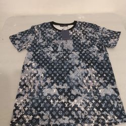 LV T-shirt Read Description for Sale in New York, NY - OfferUp
