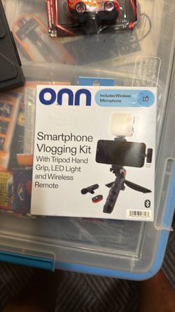 ONN Smartphone Vlogging Kit