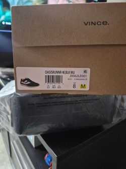 BRAND NEW Vince Oasis Runner Designer Sneakers - Womens