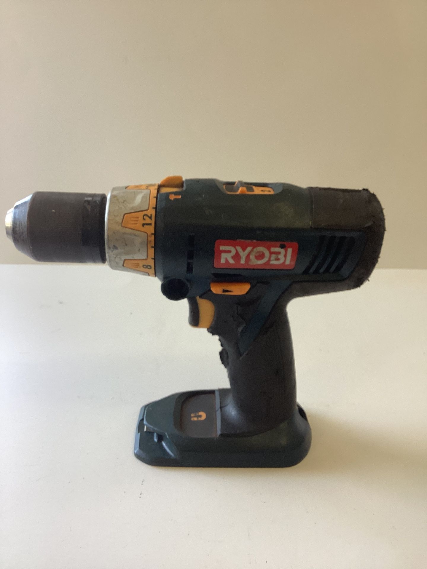 Ryobi P212B drill/driver