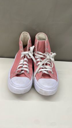Converse. Item No 743 (Shopgoodwill)