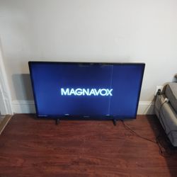 MAGNAVOX 50 inch TV 