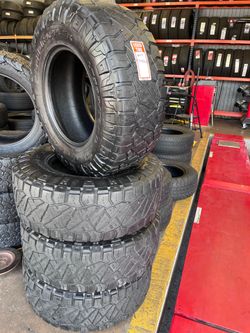 LT 305/70R17 NITTO RIDGE GRAPPLER full tires set