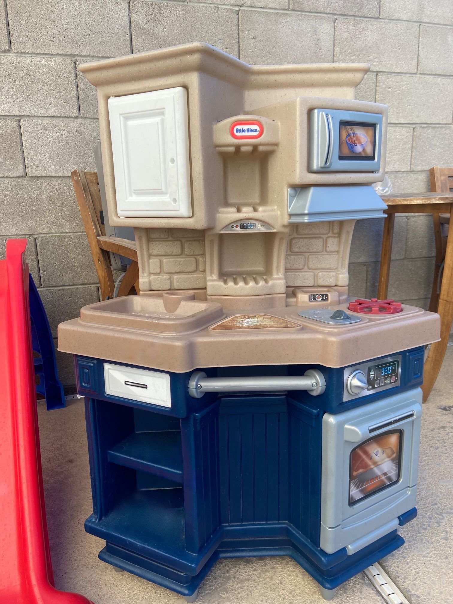 Little Tikes Super Chef Kitchen