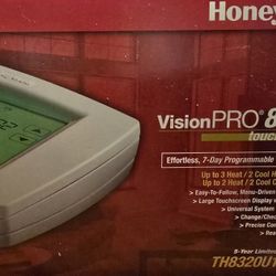 VisionPRO TH8000 Series Thermostat NIB