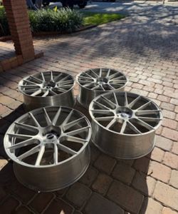 24” wheels - Range Rover