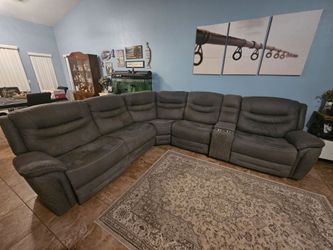 *FREE* Sectional Recliner
