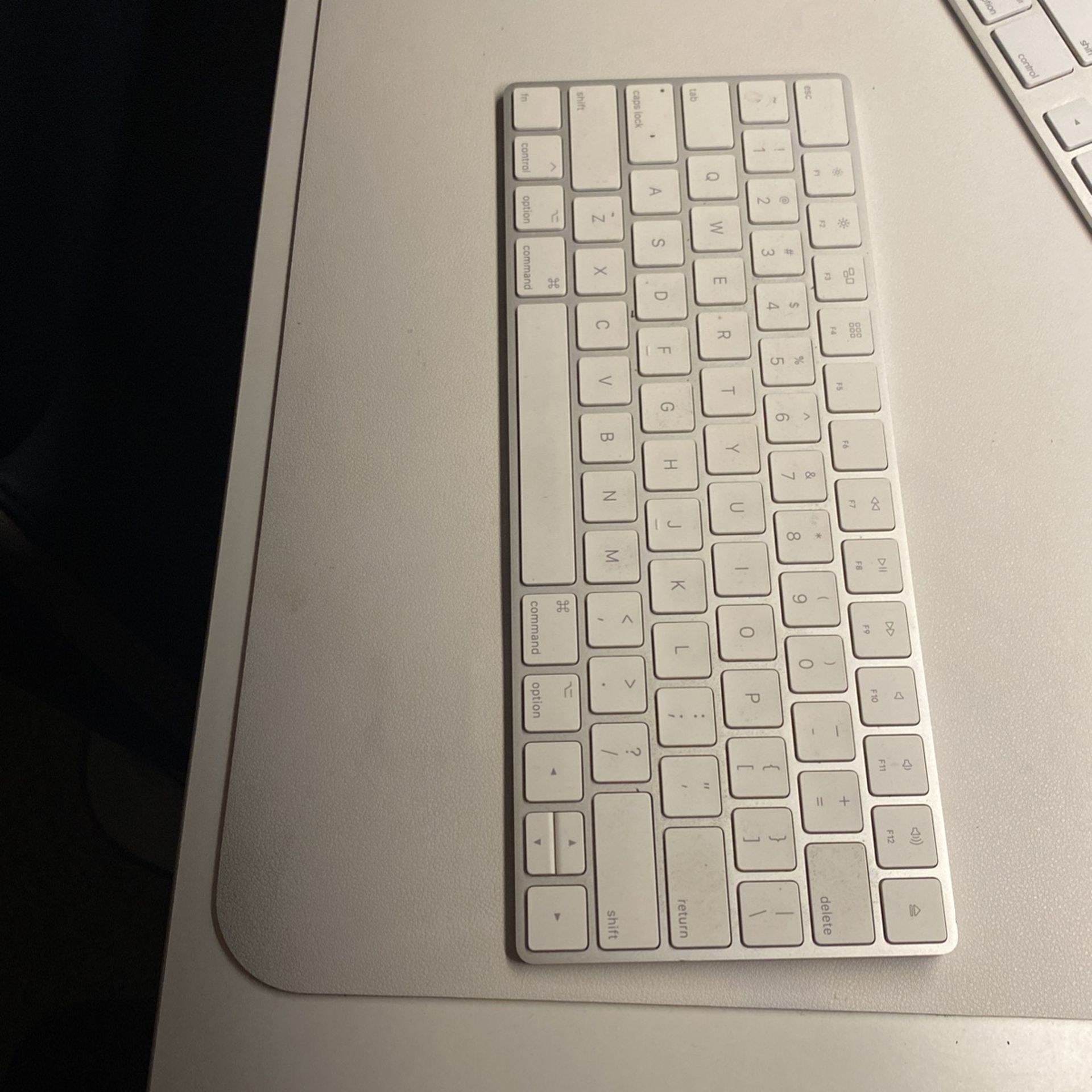 Apple Magic Keyboard 2