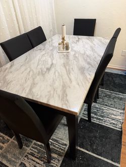 Dinning table with chairs