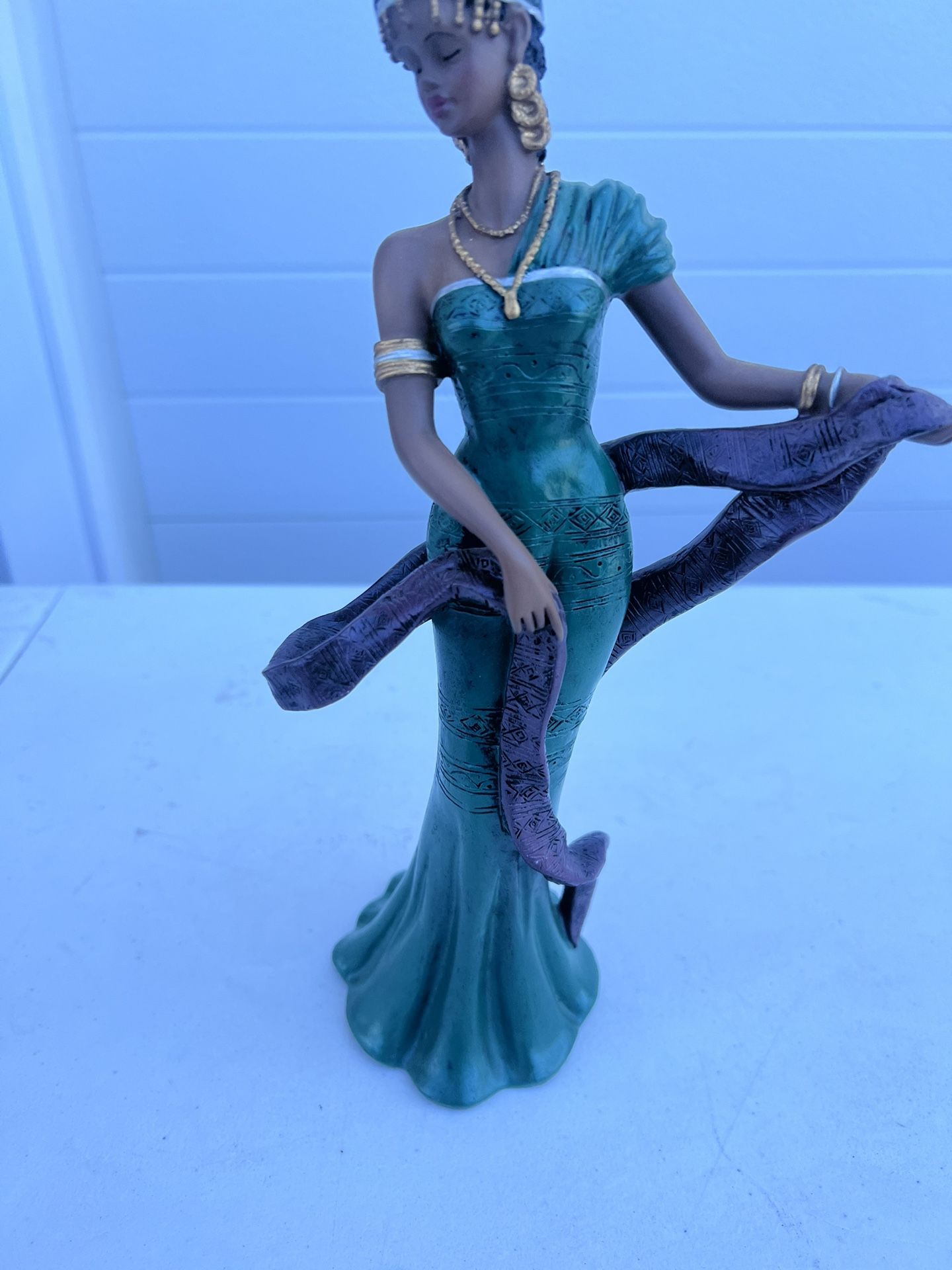 V9 "Ulana" - Figurine, Model  11263-01, Woman Statue Collectible, 2001. 