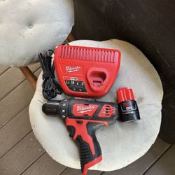 Milwaukee M12 Drill 3/8" Drill Driver Bare Tool Slightly Used