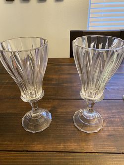 **Set of 2 fine crystal hurricane candle holders**
