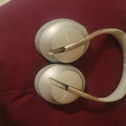 Bose Wireless 700 Sleek Noise Cancelling Headphones