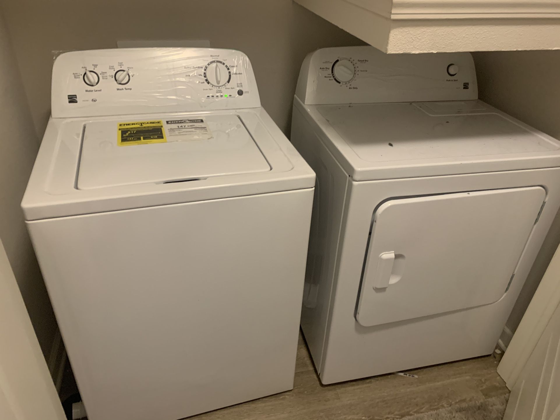 Kenmoore Series 100 Washer And Dryer Set