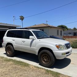 2004 Lexus LX 470