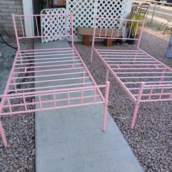 2 Bed Frame Twin Good 