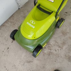 Sunjoe Electric Lawnmower. 16" Deck 