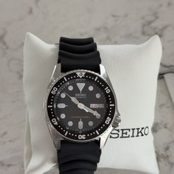 Seiko SKX013 Automatic Diver – Discontinued – Black Dial – Excellent Condition