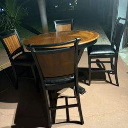 Table Set 4 High Chairs 