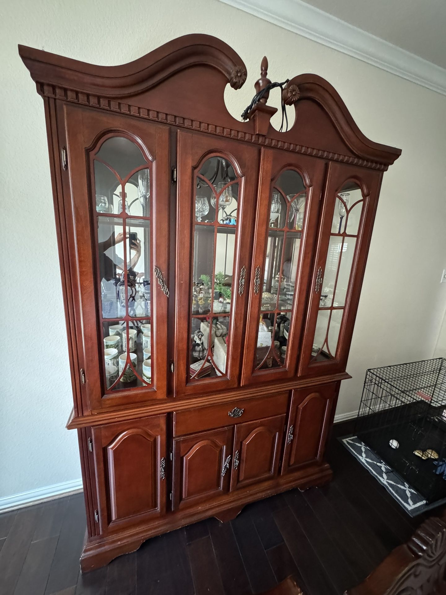 China Cabinet With Glass Doors