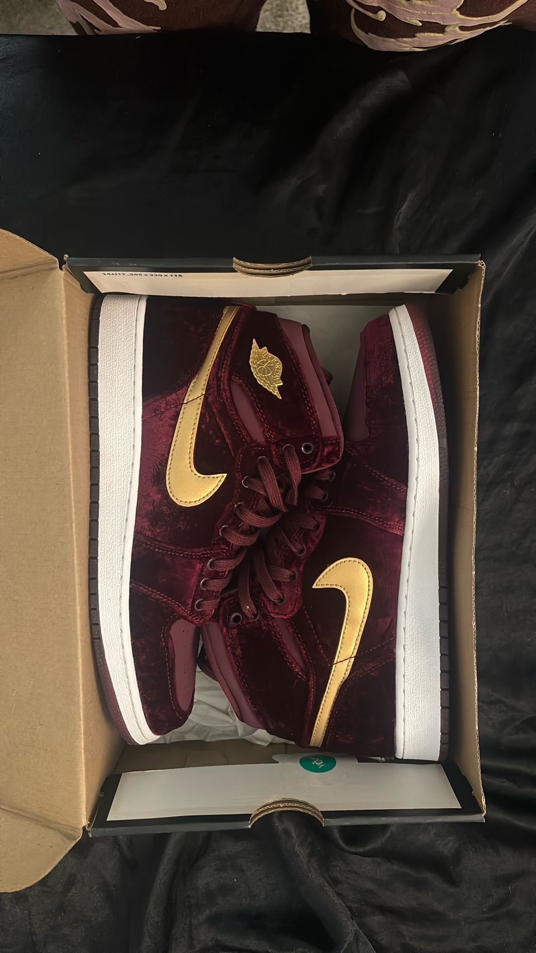 Jordan 1 “Velvet”