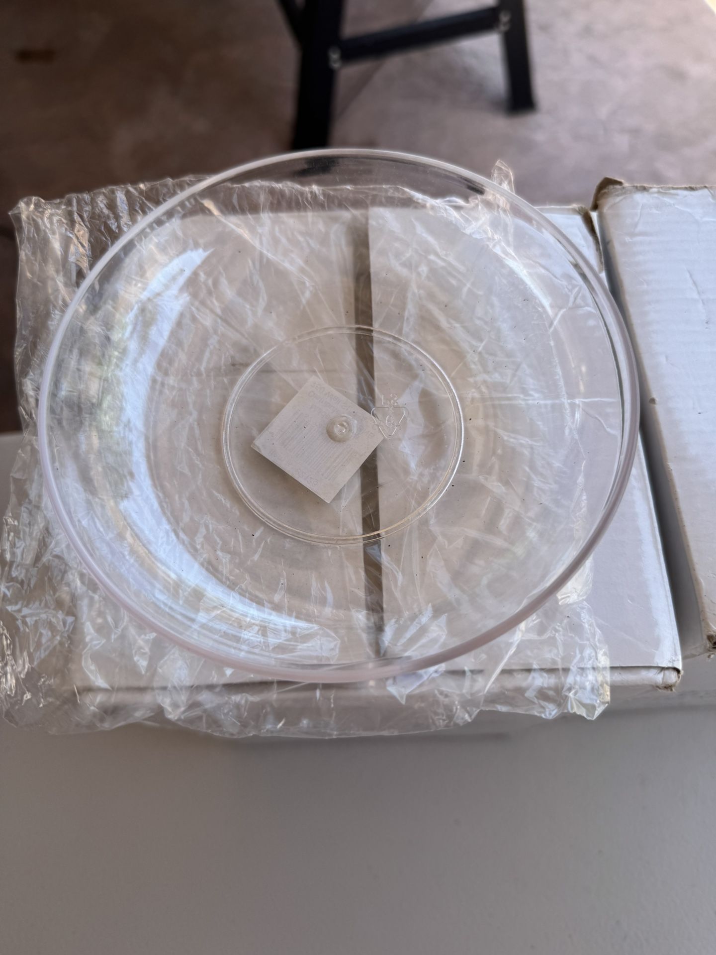 Clear Plates Floral Arrangements 