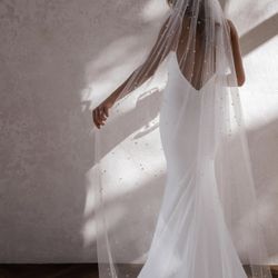 Made With Love Pearl Veil | Like New 