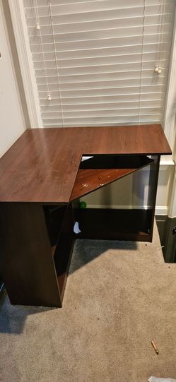Kids corner desk