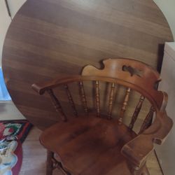 Table Built-in Leafs 4 Comfortable Wooden Chairs