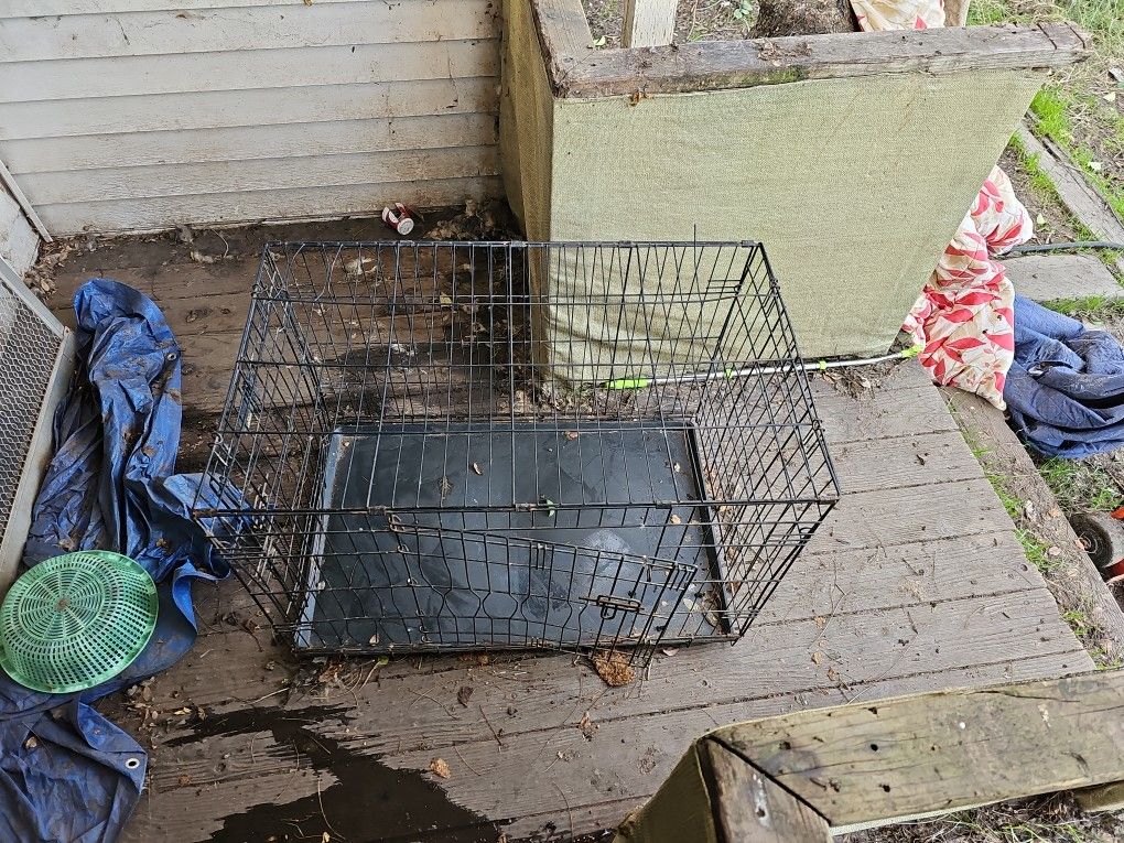 Mid Size Dog Crate