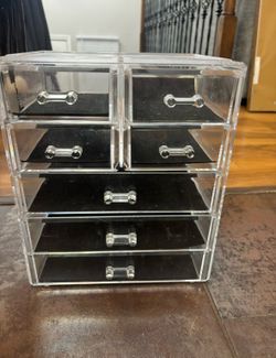 Clear organizer