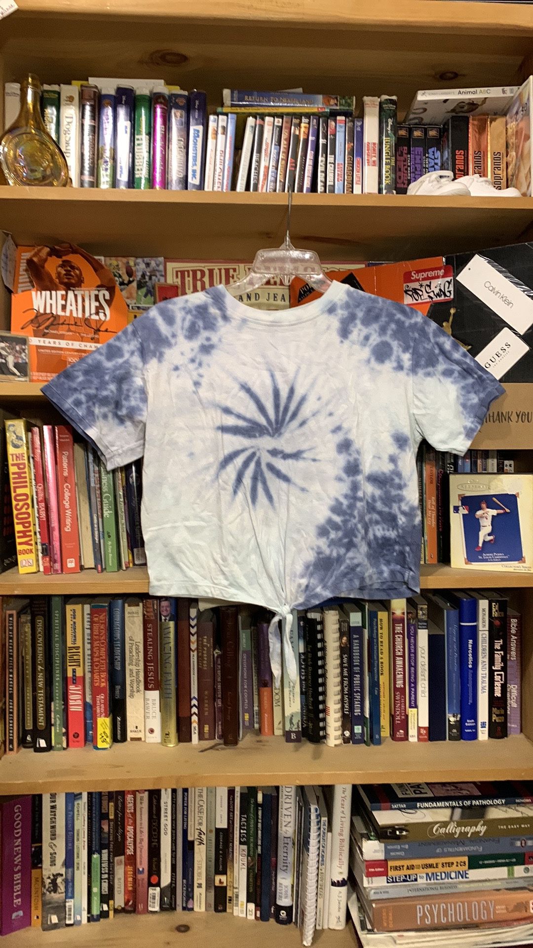 DREAMSICLE-women’s blue tye-dye short sleeved crop tied tee-shirt