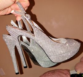 Metallic Peep-Toe Pumps